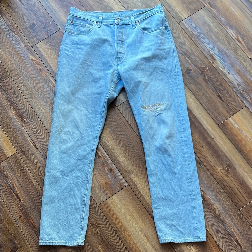 Levi Strauss & Co 150th Anniversary Light Wash Lightly Distressed Jeans 32x30